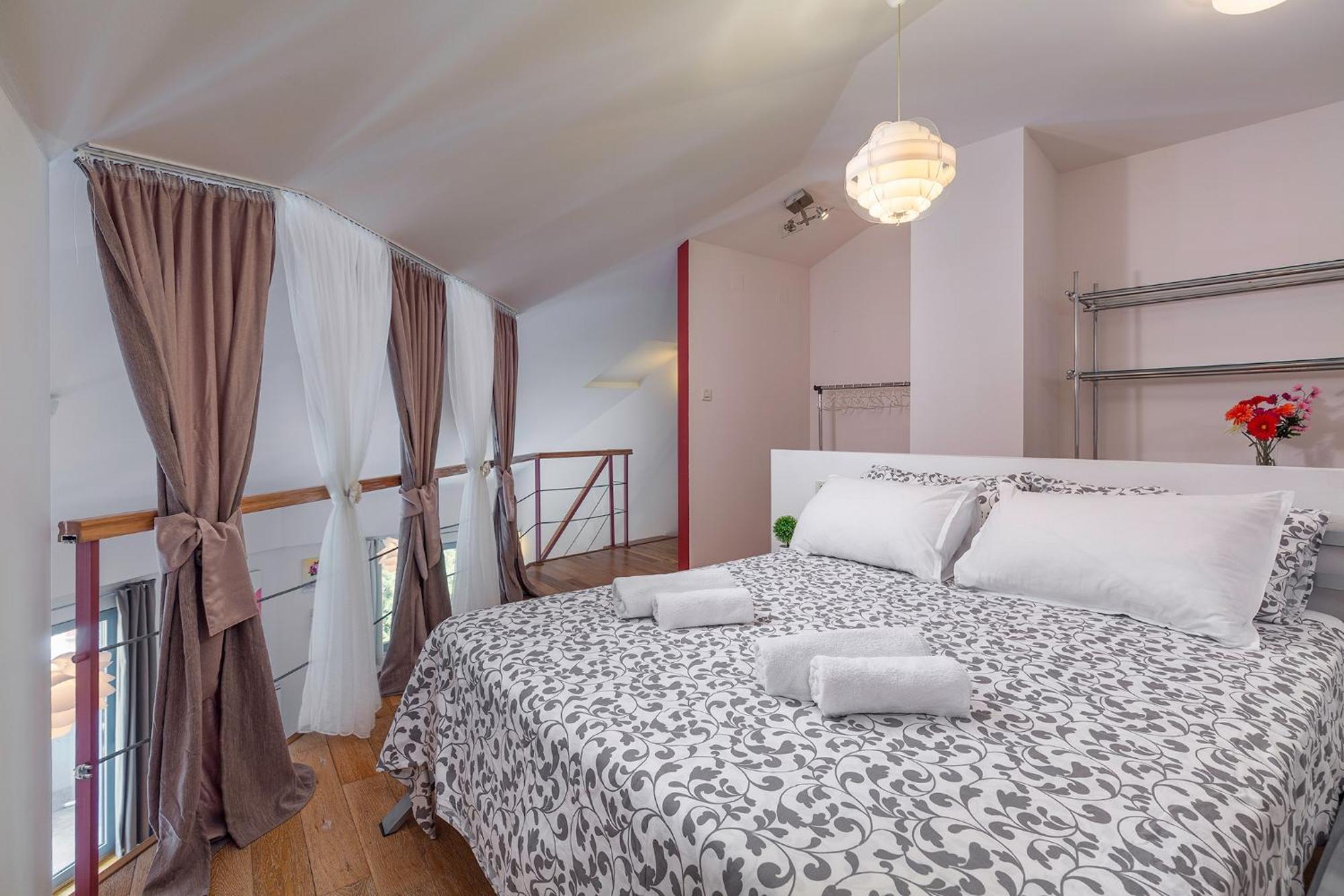 Deluxe Apartment Marina With A Private Parking Rijeka Exterior photo
